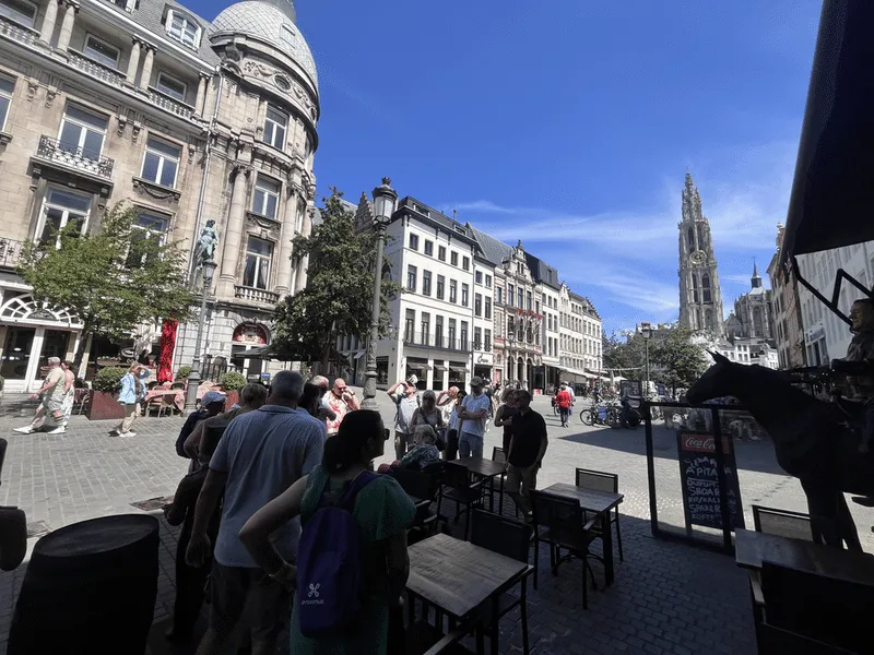 De Onze-Lieve-Vrouwekathedraal en de Antwerpse binnenstad