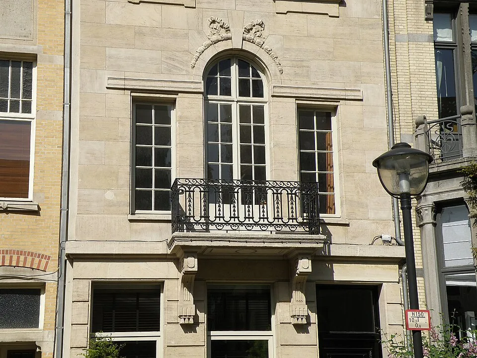 Geveldetail in de Cogels-Osylei in Zurenborg